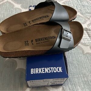 Brand new in box Birkenstock sandals - Size 39 - Silver/Grey.